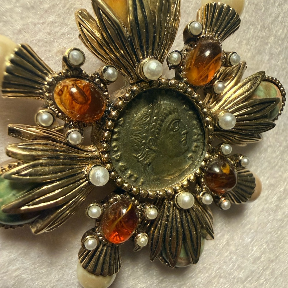 RARE Vintage Gold and Amber Brooch